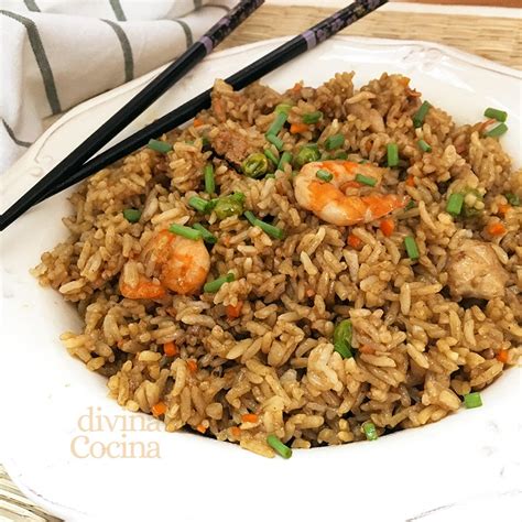 Ingredientes cortados para arroz frito japonés