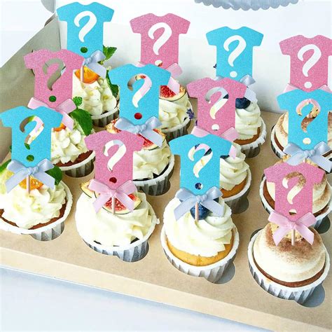 Cupcakes de revelación de género con signos de interrogación