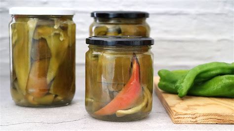 Pimientos verdes frescos y en conserva