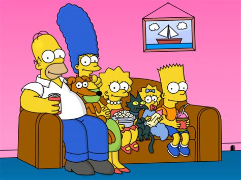 La familia Simpson sentada en el sofá