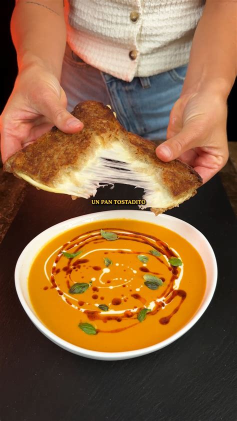 Empanadicos de calabaza en una bandeja