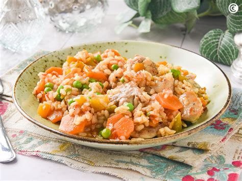 Cazuela de arroz campero lista para el horno