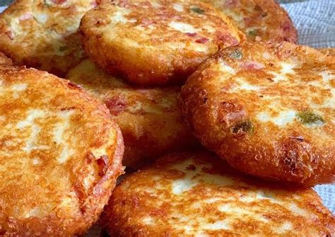Tortitas de papa rellenas de queso y jamón
