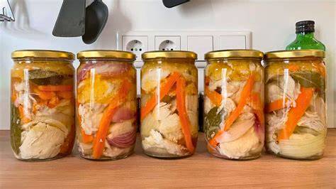 Ingredientes frescos para escabeche de pollo