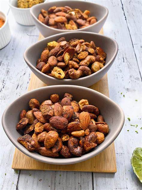 Preparación de frutos secos con especias y aceite