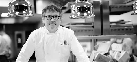 Andoni Luis Aduriz en la cocina de Mugaritz