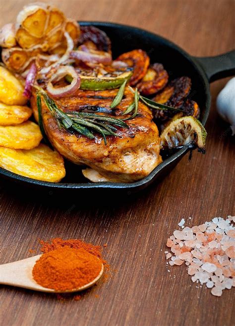 Pechuga de pollo sazonada con especias