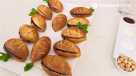 Panecillos de Viena rellenos de chocolate y fruta