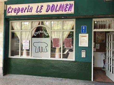 Fachada de la Crepería Le Dolmen en Valladolid