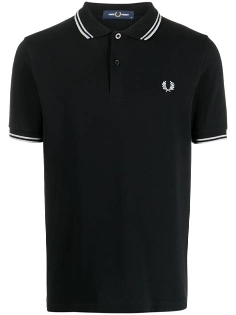 Variedad de productos Fred Perry con el emblema de laurel