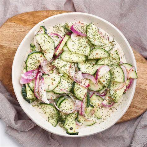 Ensalada de pepino cremosa
