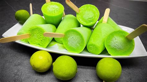 Helados de limón en diferentes moldes