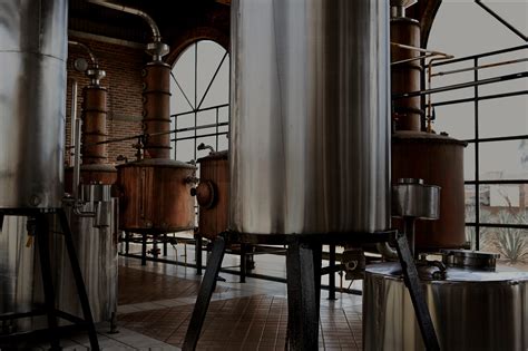 Sala de fermentación de una destilería.