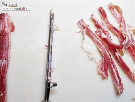 Aguja de mechar carne e hilos de tocino