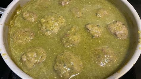 Proceso de cocción de las albóndigas en salsa verde