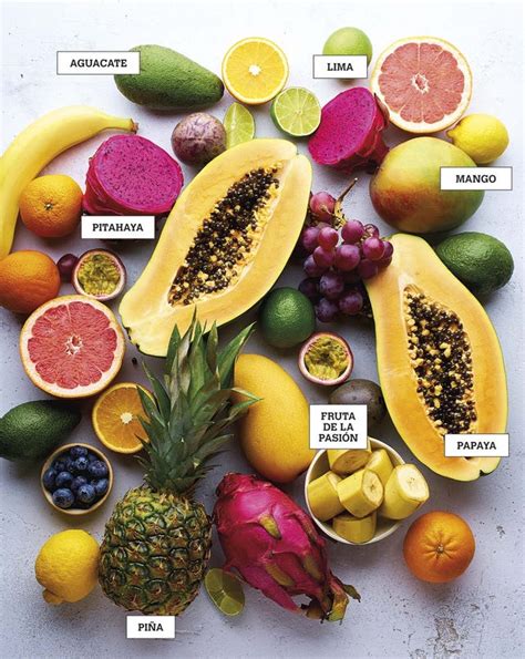 Variedad de frutas tropicales en fichas