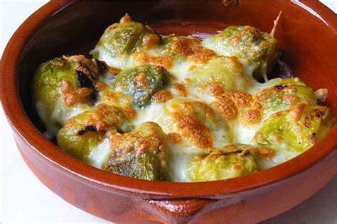 Coles de Bruselas gratinadas listas para servir