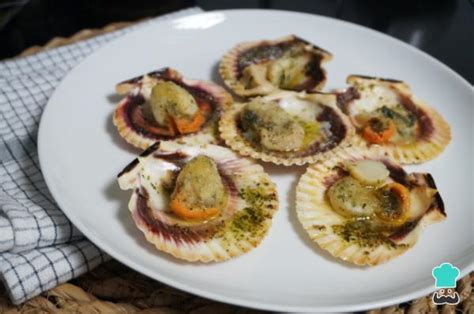 Zamburiñas gratinadas con ajo y perejil