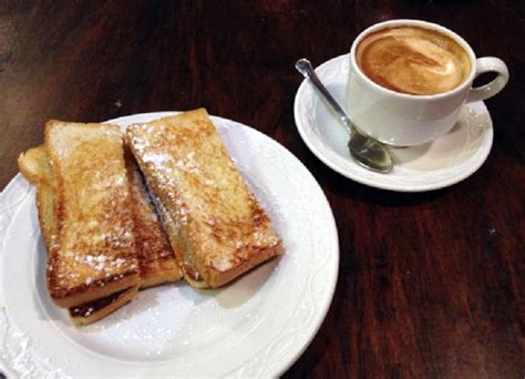 Tostadas cubanas con mantequilla y café cubano