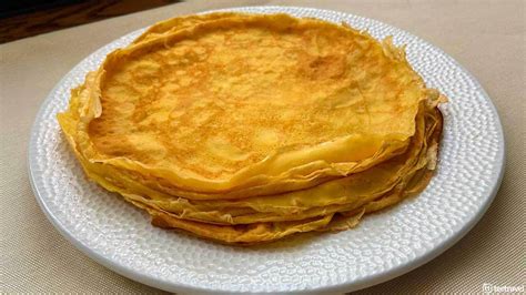 Infografía comparando la filloa gallega y la crêpe francesa.
