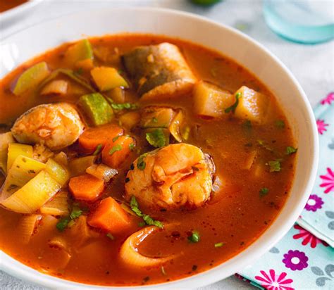 Ingredientes para un caldo de pescado casero
