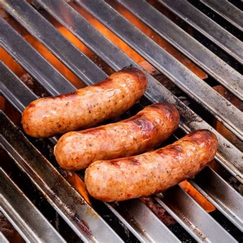 Chorizos criollos asados y patatas a la brasa