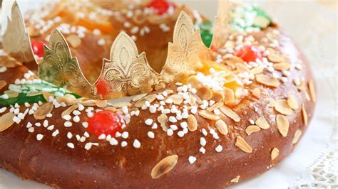 Roscón de Reyes vegano decorado
