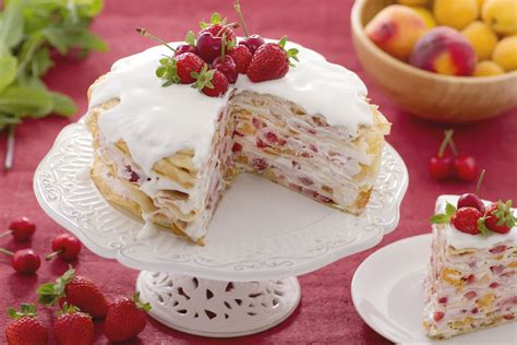 Montaje de una tarta de crepes por capas