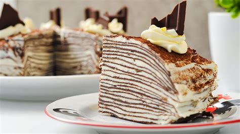 Tarta de crepes decorada