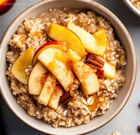Detalle de los ingredientes: avena, manzana, canela