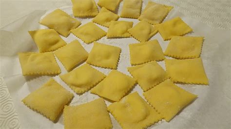 Bandeja de raviolis frescos