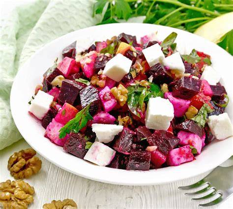 Ensalada de remolacha terminada y servida