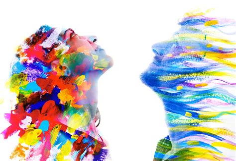 Personas diversas expresando su creatividad con productos Faber-Castell