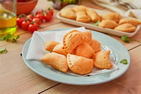 Proceso de montaje de mini empanadillas