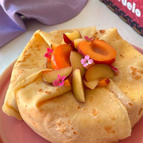 Tarta de crepes con frutas