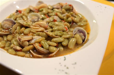 Plato de verdinas con almejas