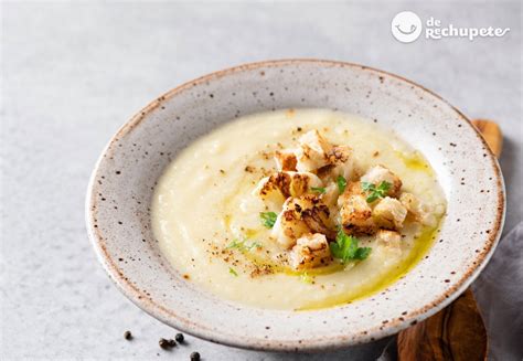 Crema de coliflor y garbanzos con semillas