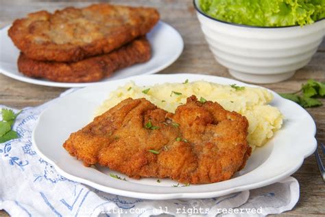 Proceso de empanizado de milanesa
