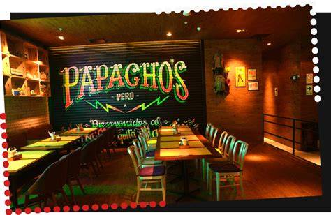 Interior del restaurante Papacho's en Lima