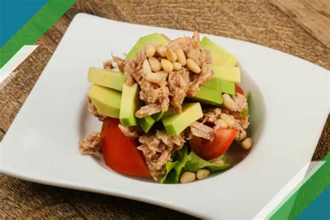 Tabla nutricional de ensalada de atún y aguacate