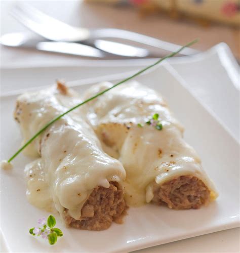 Canelones gratinados con bechamel