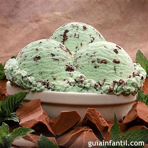 Proceso de elaboración de helado de menta y chocolate