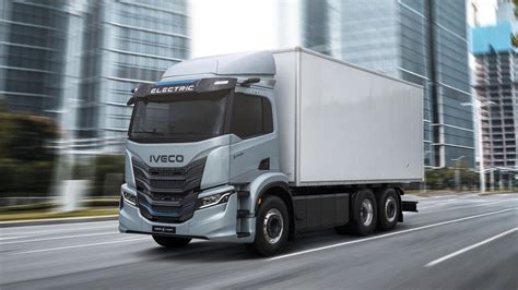 Detalle del camión eléctrico IVECO DAILY