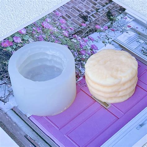 Diferentes formas de moldes para polvorones