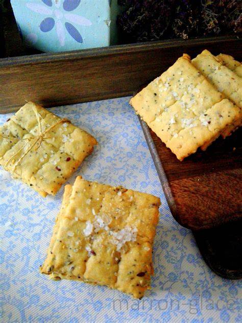 Galletas saladas con diferentes especias y semillas