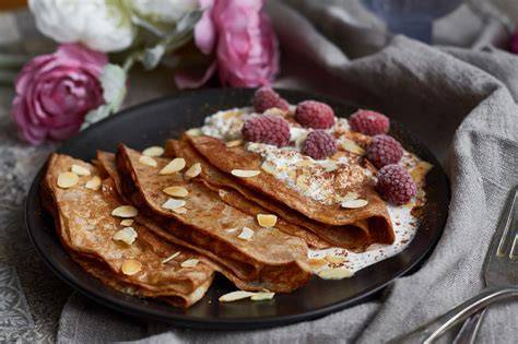 Crepes de harina de castaña con frutas