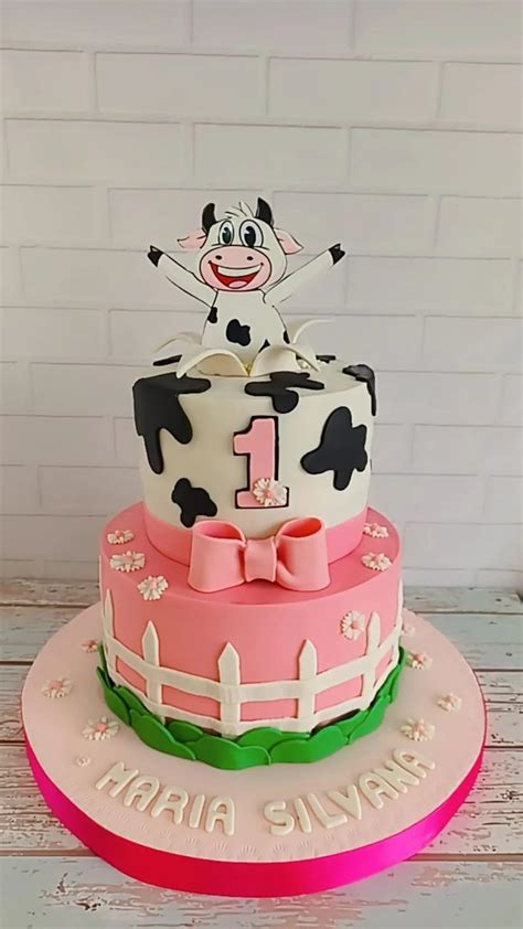 Ejemplo de tarta de cumpleaños decorada con una oblea de La Vaca Lola
