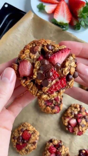 Galletas de avena y fresa listas para disfrutar