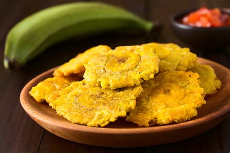 Plátanos verdes para hacer tostones y mangú