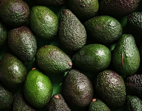 Aguacates frescos y maduros